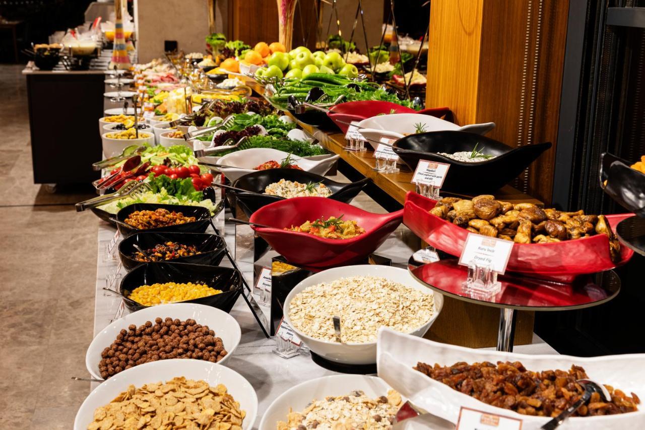 Demiray Hotel Old City Стамбул Екстер'єр фото A buffet at a hotel
